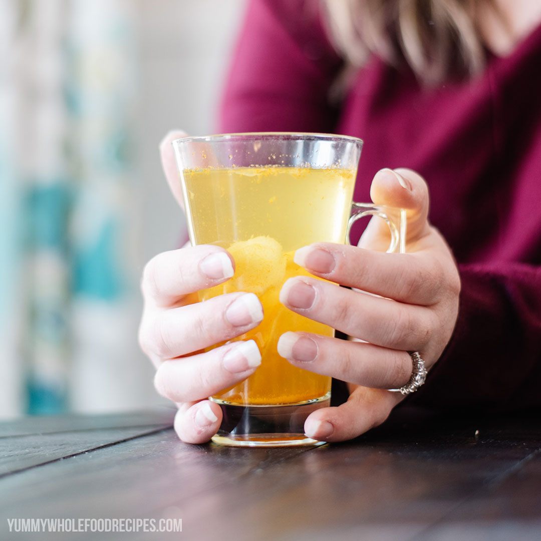 How to make cold remedy tea with lemon, ginger, turmeric and honey