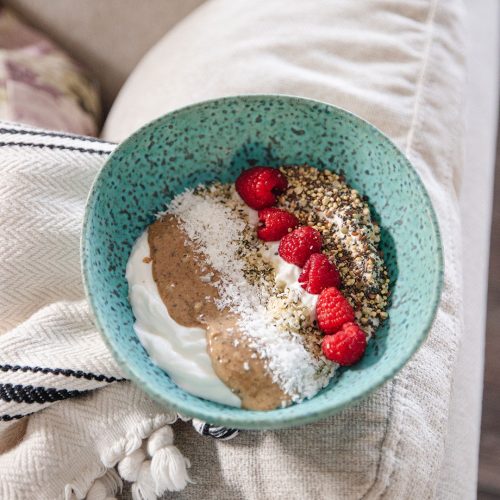 https://yummywholefoodrecipes.com/wp-content/uploads/2023/04/Greek-Yogurt-Breakfast-Bowl-with-Nut-Butter-2-500x500.jpg